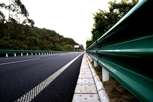 南京高速公路护栏的常用类型